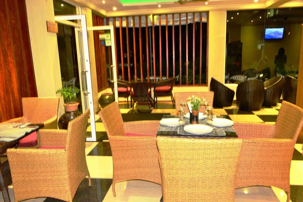 Hotel UI Inn Malé Exterior foto