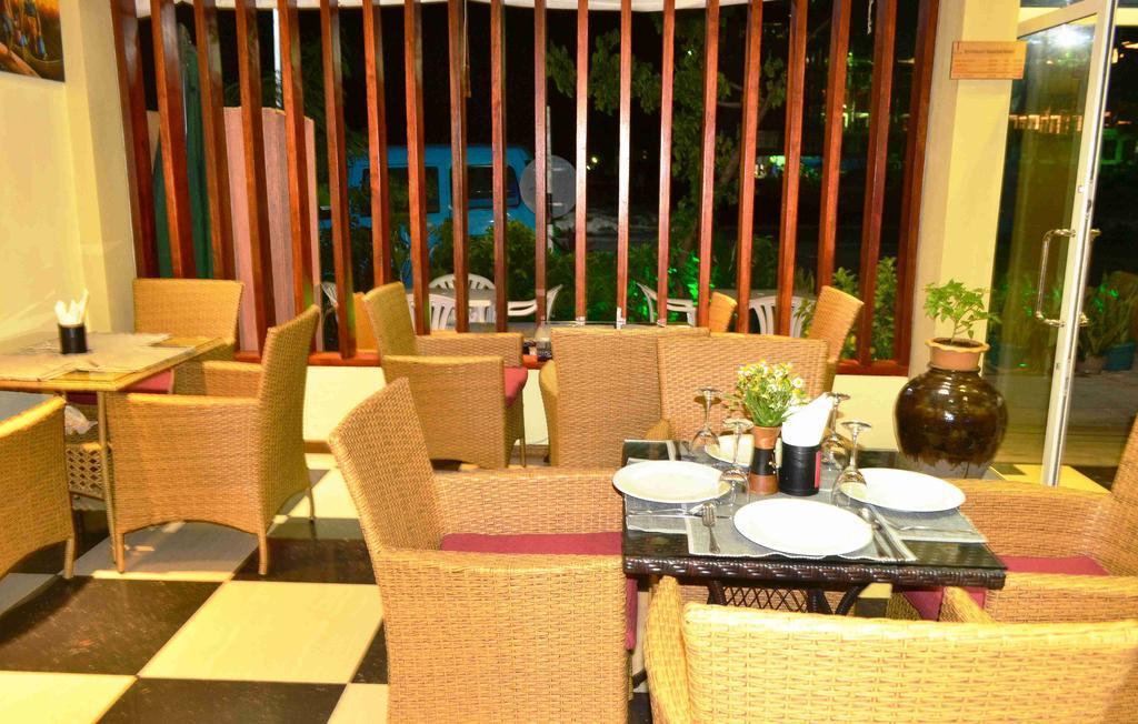 Hotel UI Inn Malé Exterior foto